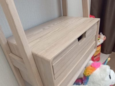 Стеллаж из массива ясеня с ящиком