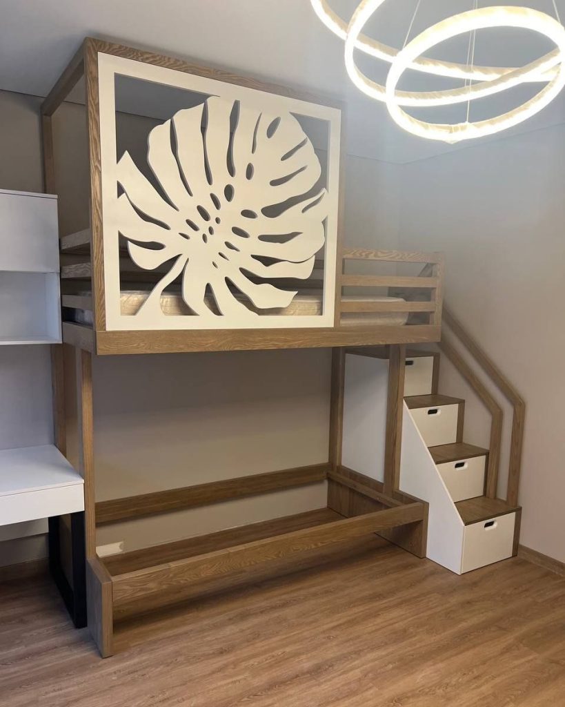 Кровать чердак из массива ясеня