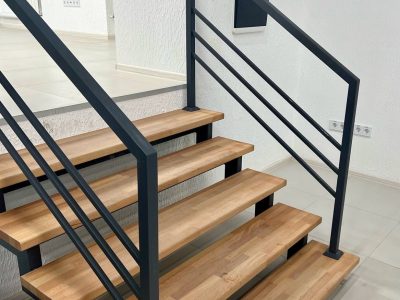 Ступени из бука для металлического каркаса